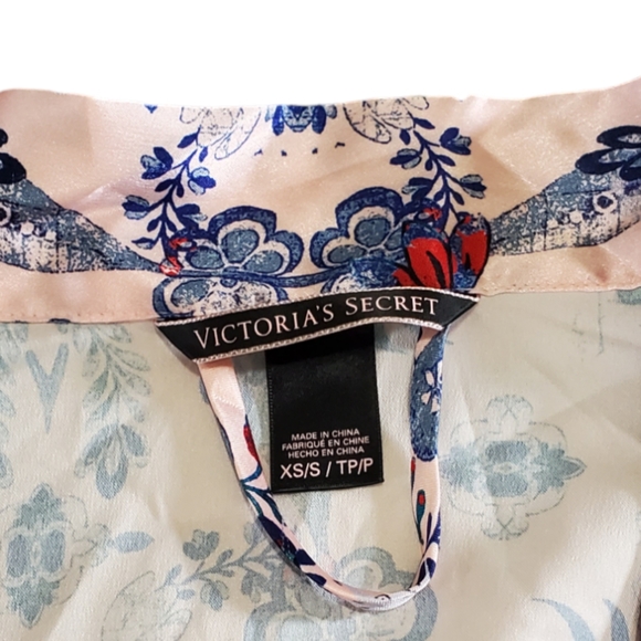 Victoria's Secret Satin Kimono Short Robe White Grounded Floral WDF XS/S - Picture 9 of 13